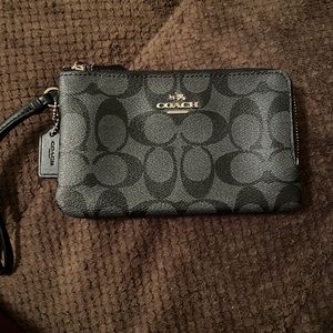 NWOT Coach wristlet!!